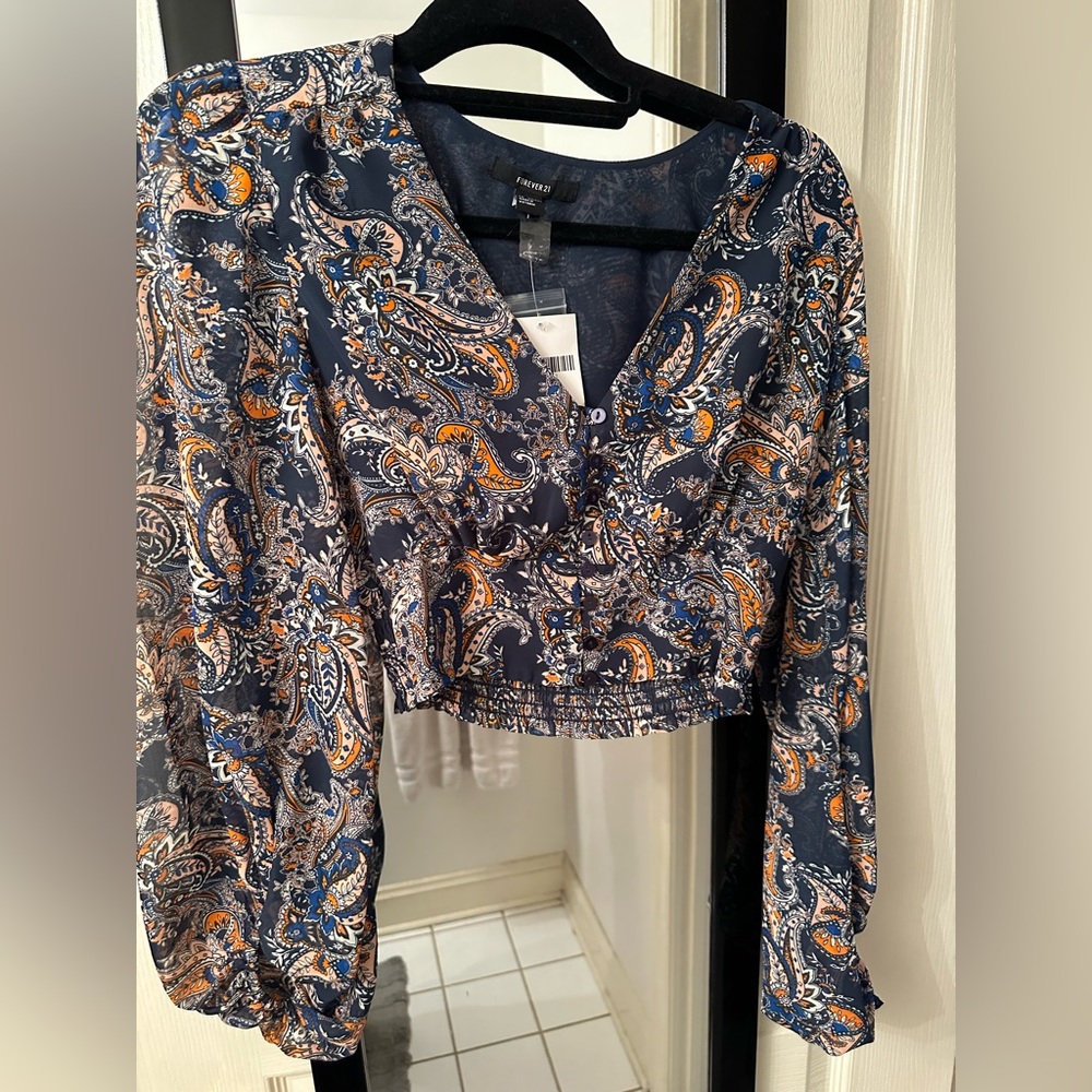 Forever 21 cropped paisley blouse NWT